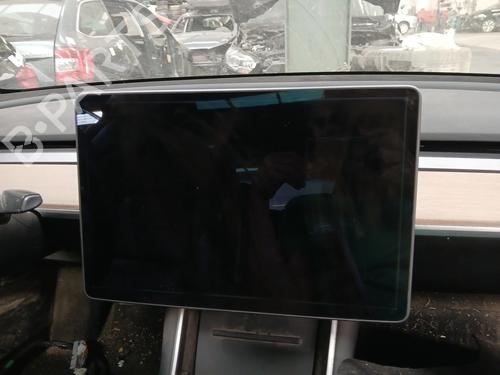 display-monitor-tesla-model-3-5yj3-2017-38002667 main image