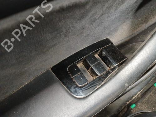 left-front-window-switch-tesla-model-3-5yj3-2017-38002664 main image