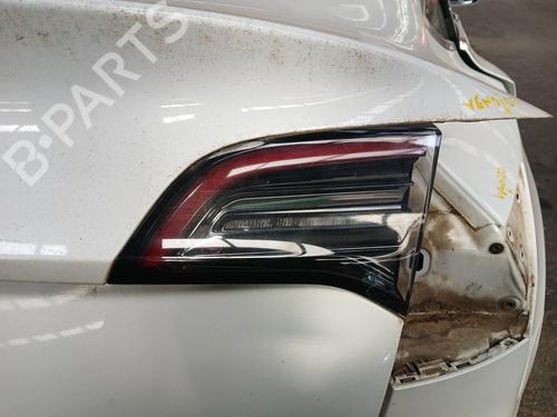 Achterlicht kofferdeksel achterklep rechts Achterlicht kofferdeksel achterklep rechts 38002702 38002702