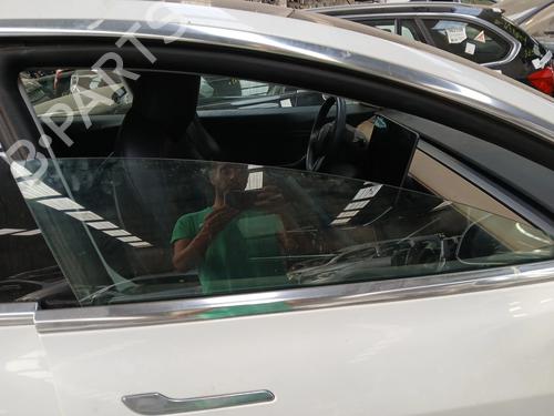 Used Front right door window Front right door window 38002694 38002694