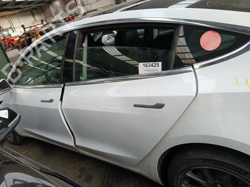 Dør venstre bagtil Dør venstre bagtil 38002684 38002684