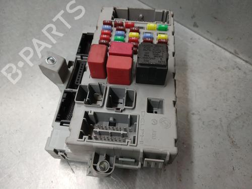 Used Fuse box Fuse box 38014249 38014249