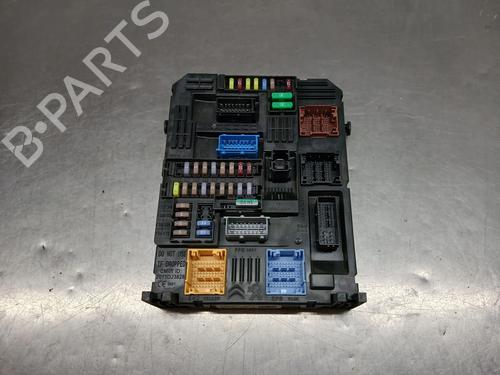 Used Fuse box Fuse box 38109054 38109054