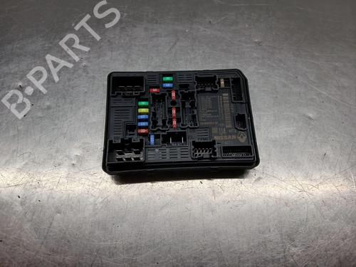Used Fuse box Fuse box 38109057 38109057