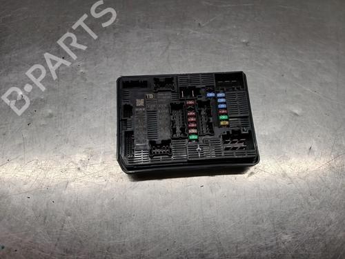 Used Fuse box Fuse box 38109058 38109058