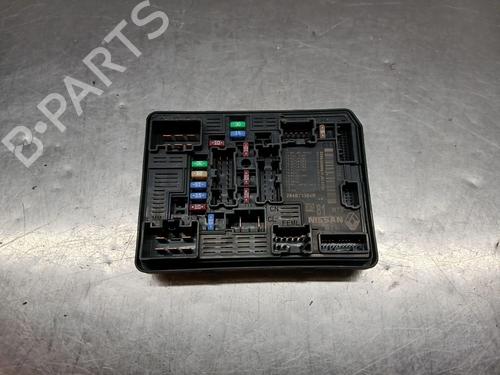 Used Fuse box Fuse box 38109059 38109059