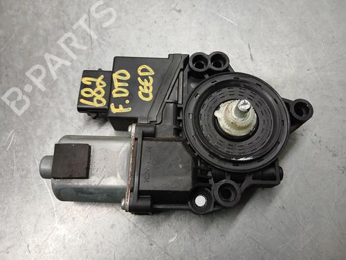 Right front window motor KIA CEE'D (JD) 1.6 CRDi 128 | BP38600282E20 - Image 2