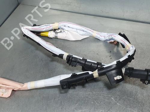 right-curtain-airbag-toyota-auris-estate-_e18_-2013-2014-2015-2016-2017-2018-31621400 main image