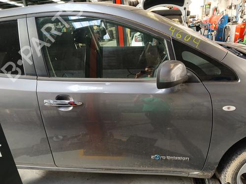 Used Right front door Right front door 38913473 38913473