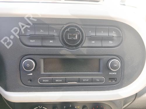Radio RENAULT TWINGO III (BCM_, BCA_) 1.0 SCe 70 | BP39027561E6 - Image 2