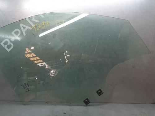 dr-rude-hjre-foran-renault-twingo-iii-bcm_-bca_-2014-32009438 main image