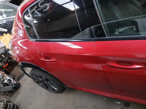 Używane Drzwi tylne prawe Drzwi tylne prawe PEUGEOT 208 II (UB_, UP_, UW_, UJ_) 1.2 PureTech 100 (101 hp) 39263517 39263517