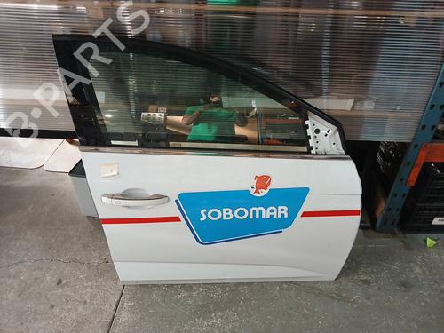 right-front-door-renault-megane-iv-hatchback-b9amn_-2015-37717065 main image