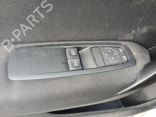 Used Left front window switch Left front window switch RENAULT MEGANE IV Hatchback (B9A/M/N_) 1.5 Blue dCi 115 (B9A6) (116 hp) 39696383 39696383