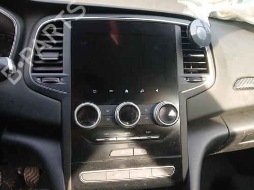 radio-renault-megane-iv-hatchback-b9amn_-2015-39696387 main image