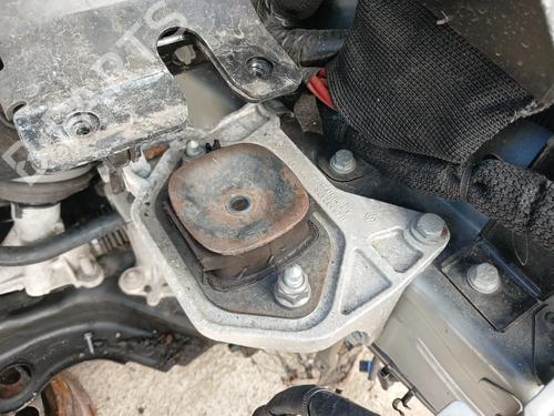 Used Gearbox mount Gearbox mount RENAULT MEGANE IV Grandtour (K9A/M/N_) E-TECH 160 (K9NH) (158 hp) 39748837 39748837