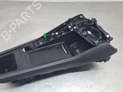 Used Middle console Middle console PEUGEOT 308 III (FB_, FH_, FP_, F3_, FM_) PureTech 130 (FPHNSL, FPHNST) (131 hp) 39912440 39912440