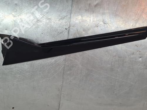 Used Door moulding trim Door moulding trim AUDI Q3 (F3B) 35 TDI (150 hp) 39952140 39952140