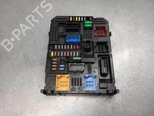 Used Fuse box Fuse box PEUGEOT 208 II (UB_, UP_, UW_, UJ_) 1.2 PureTech 100 (101 hp) 39952175 39952175