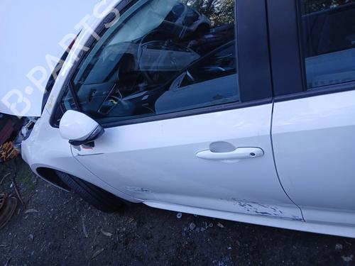 left-front-door-toyota-corolla-estate-_e21_-2019-39959860 main image