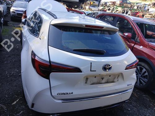 tailgate-toyota-corolla-estate-_e21_-2019-39959861 main image