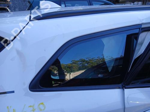 rear-right-quarter-glass-toyota-corolla-estate-_e21_-2019-39959869 main image