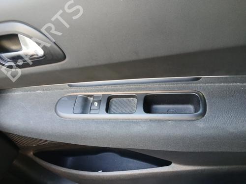Used Right front window switch Right front window switch PEUGEOT 5008 (0U_, 0E_) 1.6 BlueHDi 120 (120 hp) 40007648 40007648