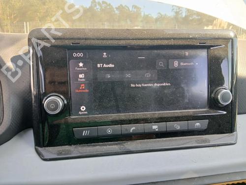 Used Radio Radio SEAT IBIZA V (KJ1, KJG) 1.0 MPi (80 hp) 40038150 40038150