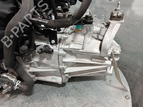gearbox-renault-trafic-iii-van-fg_-2014-39933323 main image