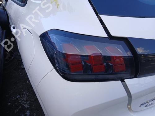 Used Left taillight Left taillight PEUGEOT 208 II (UB_, UP_, UW_, UJ_) 1.2 PureTech 75 (75 hp) 40187485 40187485