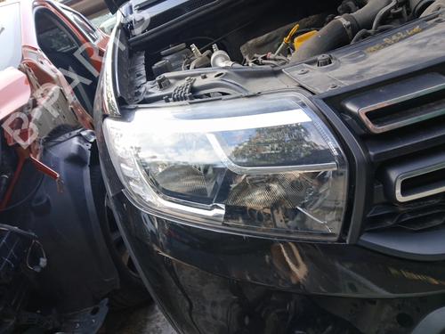 right-headlight-dacia-sandero-ii-2012-40197359 main image