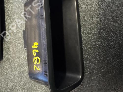Used Front right interior door handle Front right interior door handle CITROËN C3 III (SX) 1.2 VTi 82 (82 hp) 40256443 40256443