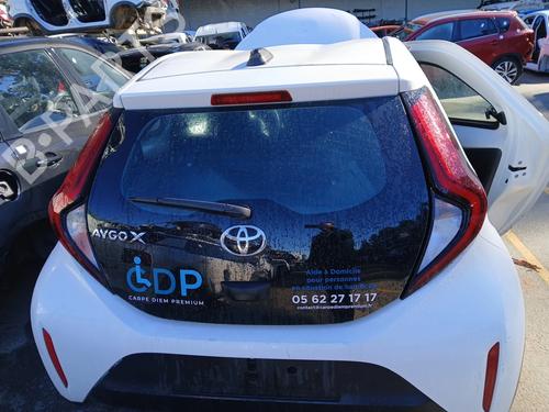 tailgate-toyota-aygo-x-_b7_-2022-40297373 main image
