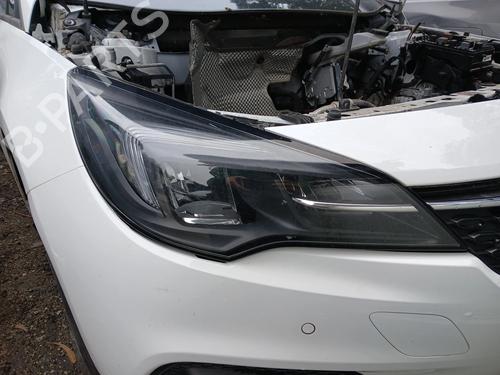 Used Right headlight Right headlight OPEL ASTRA K (B16) 1.5 CRDI (68) (105 hp) 40502968 40502968