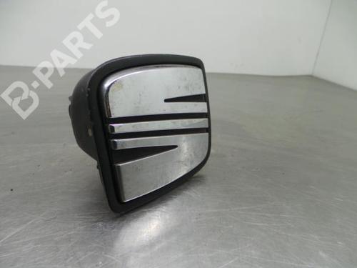 Maneta exterior porton SEAT IBIZA II (6K1) [1993-2002]null 6K0827565