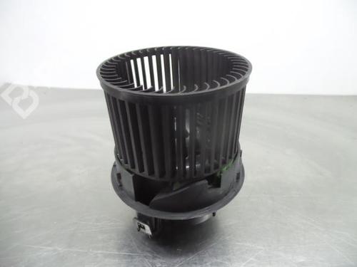 Heater blower motor PEUGEOT 208 I (CA_, CC_) 1.2 VTI 82 | BP6788687M62