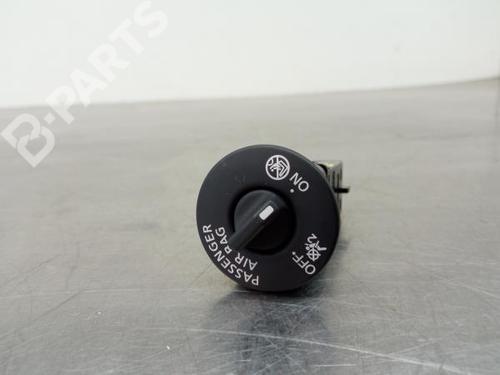 Used Switch NISSAN MICRA V (K14) 1.0 (73 hp) 8206004