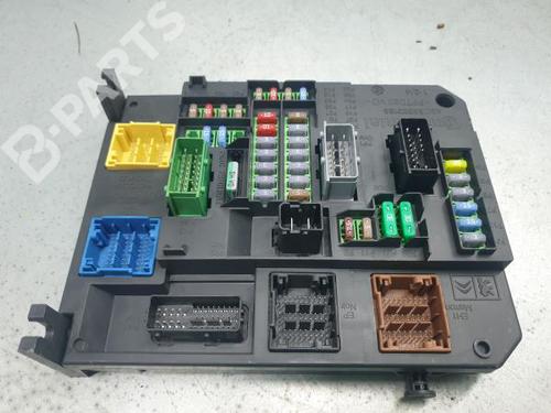fuse-box-citroen-c4-picasso-ii-16-hdi-bluehdi-115-980668798001-2013-11119240 main image