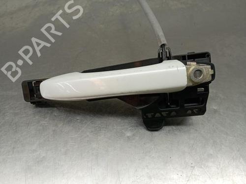 Klamka zewnętrzna drzwi przednich lewych RENAULT CAPTUR II (HF_) TCe 100 (HFMT) 806071986R / 806079360R