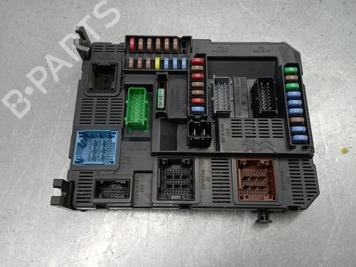 Zekeringkast PEUGEOT 208 I (CA_, CC_) 1.2 VTI 82 (82 hp) 15634086