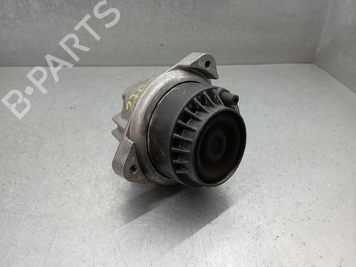 Used Engine mount BMW 5 (F10) 530 d (245 hp) 16198565