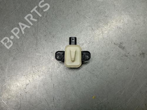 Used Electronic module MERCEDES-BENZ GLA-CLASS (X156) GLA 200 CDI / d (156.908) (136 hp) 18011332