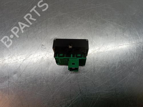 Switch PEUGEOT 2008 II (UD_, US_, UY_, UJ_, UR_, UC_) e-2008 (UKZKXZ) | BP18156997I30