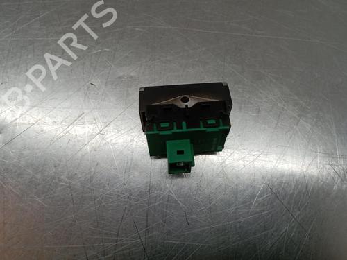 Switch PEUGEOT 2008 II (UD_, US_, UY_, UJ_, UR_, UC_) e-2008 (UKZKXZ) | BP18156997I30