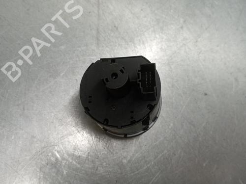Headlight switch VW GOLF SPORTSVAN VII (AM1, AN1) 2.0 TDI | BP19506840I24
