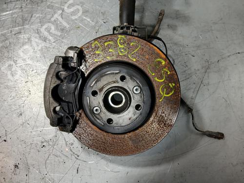 Used Left front steering knuckle RENAULT CLIO V (B7_) 1.5 Blue dCi 100 (B7AD) (101 hp) 23213041