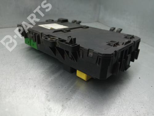 Used Fuse box Fuse box 3103948 3103948