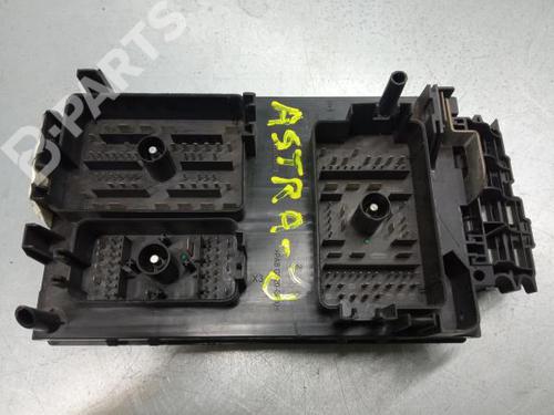 Fuse box OPEL ASTRA J (P10) | BP3087844E1