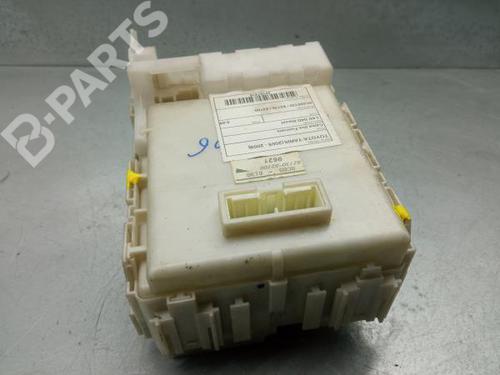 Fuse box TOYOTA YARIS (_P9_)  | BP3098219E1