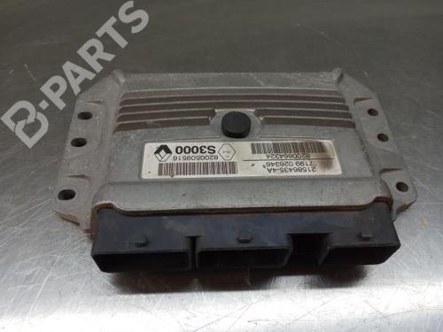 Calculateur moteur (ecu) RENAULT MEGANE II (BM0/1_, CM0/1_) [2001-2012]  3098832